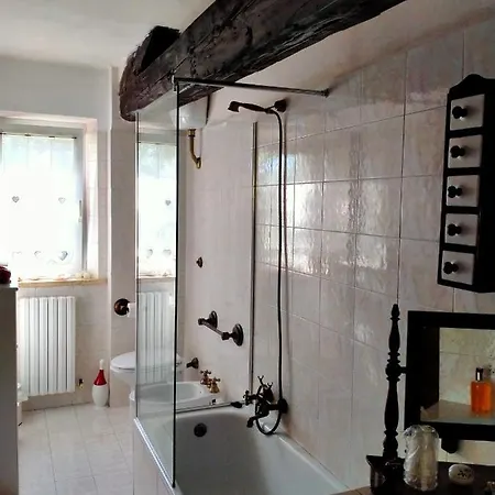 Sotto La Luna 아구글리아노